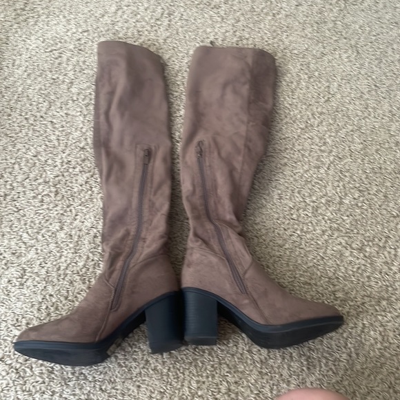 Top Moda Suede Knee High Boots. - Picture 2 of 3